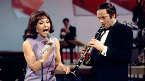 Getty Images Cleo Laine and John Dankworth at BBC Television Centre in 1963