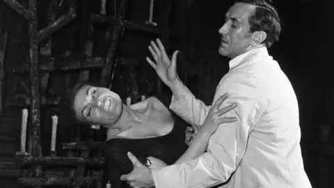 Getty Images Cleo Laine and Edgar Wreford in Flesh to a Tiger in 1958