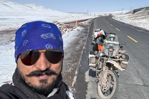 Yogesh Alekari Yogesh Alekari